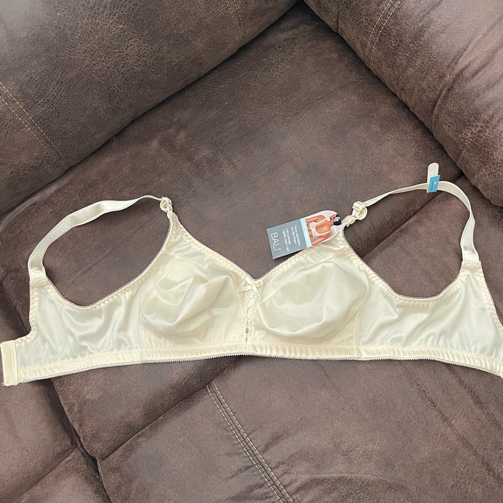 Bali Cream Full Coverage 36C Bra NWT